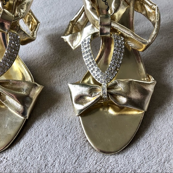 ✨2/$15✨ Shoes: Mariachi Mani 4” Heels, Size 6 🛍 Bundle Me! - Picture 3 of 14